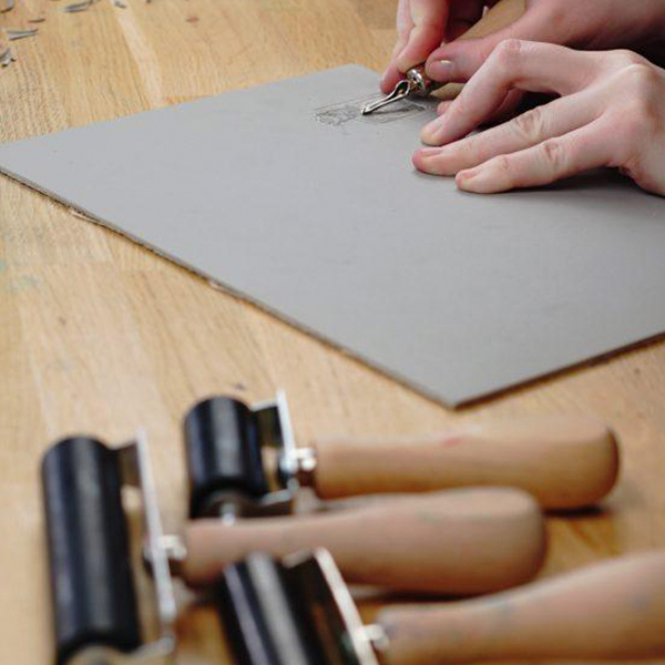 Rodillo Profesional p/ Grabado 12 cm. Adigraf (Made in England) - Imagen 4